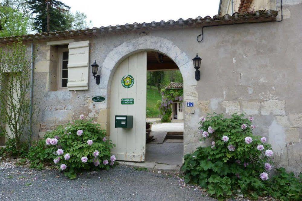 Aux Trois Fontaines Acomodação com café da manhã Eynesse Exterior foto